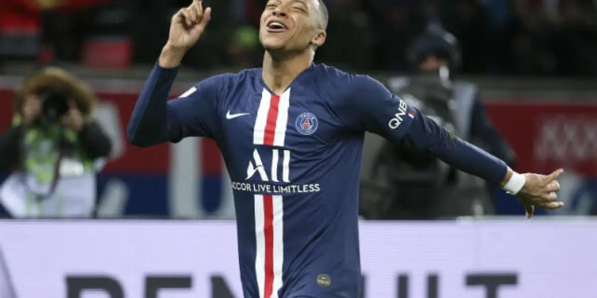 El delantero del PSG toma las decisiones de su carrera en conjunto con sus padres y esta vez no sería la excepción