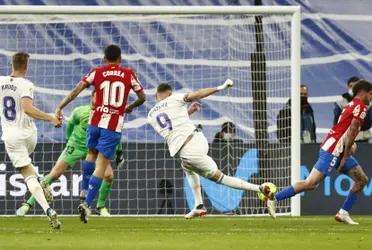 El delantero del Real Madrid está en su mejor temporada por escándalo. Karim Benzema completa un inicio de curso que lo tiene como participante de 25 goles para los merengues entre tantos y asistencias. Merecía Balón de Oro.