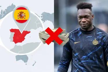 El delantero ecuatoriano aun no definió donde quiere ir, aunque tiene que claro que no será en España.