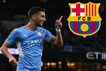 El delantero español firma hasta el 30 de junio de 2027 y su cláusula de rescisión es de 1.000 millones de euros.