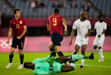 El delantero español Rafa Mir, la estrella que interesa en varios clubes de la Liga y que muchos estan dispuestos a pagar lo que pide su club, aunque... parece que el ya sabe a donde quiere ir.