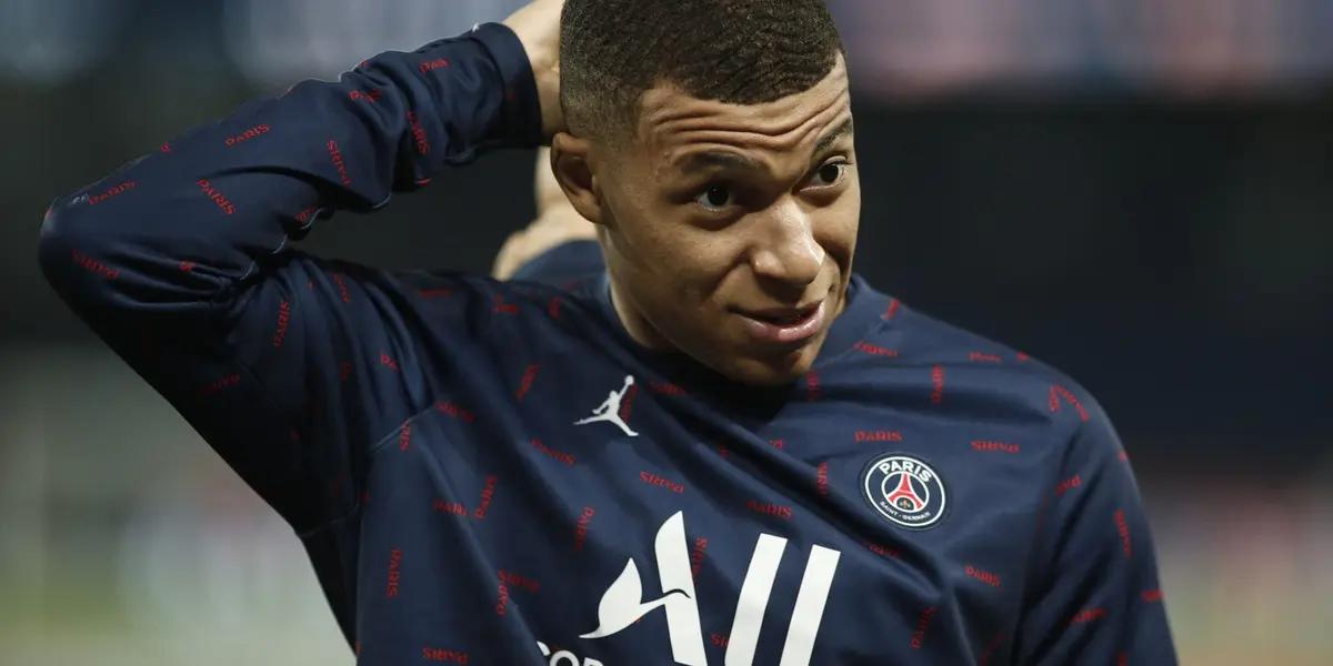 El delantero estrella del equipo francés ha caído lesionado en la previa al partidos más importante de la temporada. A pesar de que sería oficial, muchos aseguran que en realidad todo esto sería una estafa para que Kylian finalmente no sea el responsable de eliminar a su próximo equipo, y perjudicar así su futuro.