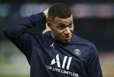 El delantero estrella del equipo francés ha caído lesionado en la previa al partidos más importante de la temporada. A pesar de que sería oficial, muchos aseguran que en realidad todo esto sería una estafa para que Kylian finalmente no sea el responsable de eliminar a su próximo equipo, y perjudicar así su futuro.