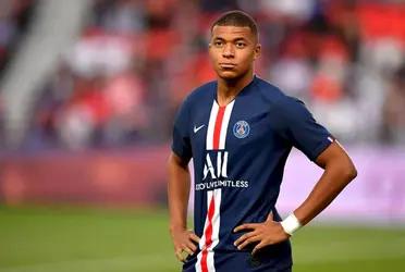 El delantero francés está cada vez más lejos de renovar su contrato con PSG y todo parece indicar que su futuro está en la Casa Blanca, aunque aún el Real Madrid debe comunicar al PSG que negocia con Mbappé si no quiere sufrir una multa.