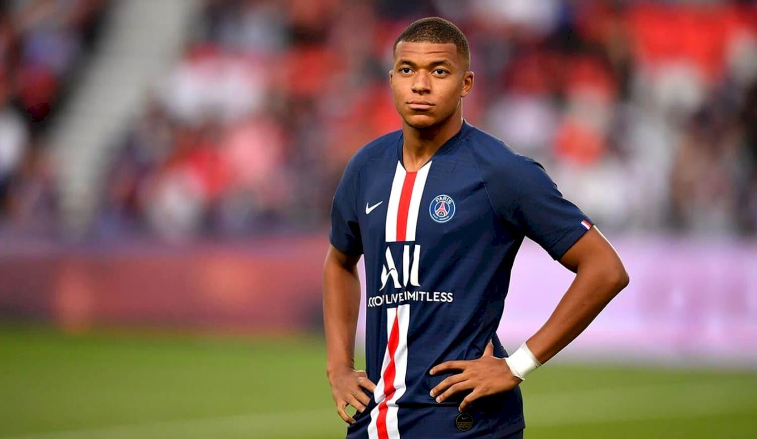 El delantero francés está cada vez más lejos de renovar su contrato con PSG y todo parece indicar que su futuro está en la Casa Blanca, aunque aún el Real Madrid debe comunicar al PSG que negocia con Mbappé si no quiere sufrir una multa.