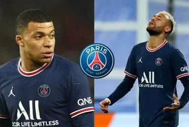 El delantero francés festejó la victoria de su equipo, aunque decidió hacerlo con algunas ausencias.