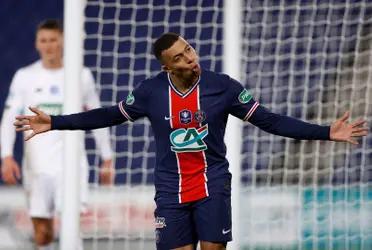 El delantero francés Kylian Mbappé es la principal joya del mundo del fútbol y está llamado a ser el próximo rey del deporte cuando Messi y Cristiano Ronaldo abandonen la actividad.