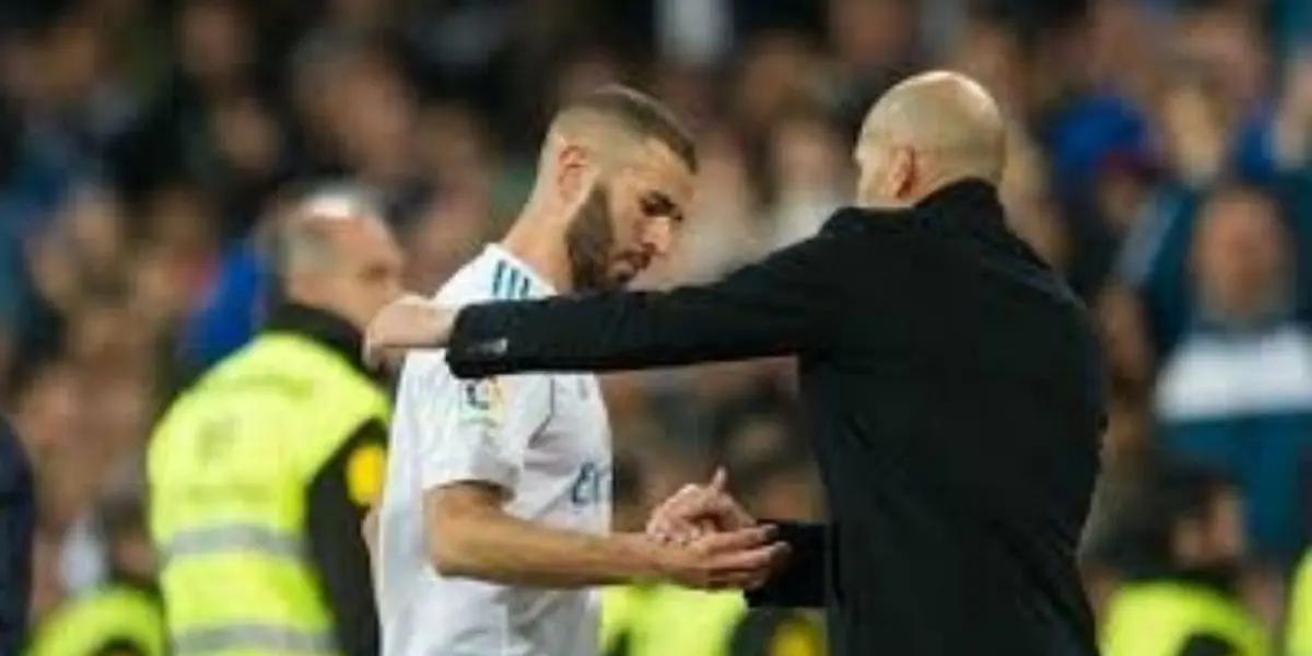 El delantero francés pone en aprietos al técnico del Madrid.