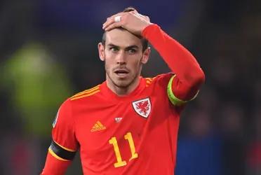 El delantero merengue finaliza contrato y si bien negó una posible llegada al conjunto español se marcharía a la segunda división del fútbol ingles.