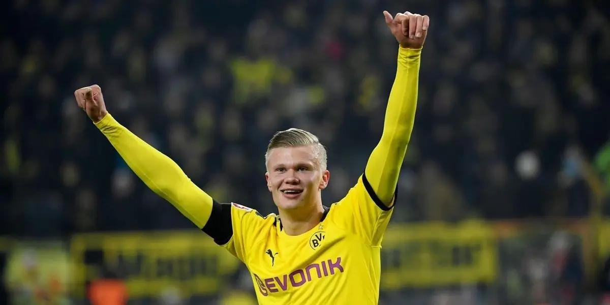 El delantero noruego posó con una polémica camiseta y se rumoreo sobre un posible fichaje.