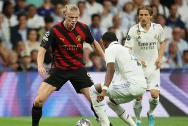 El delantero noruego que juega en el Manchester City fue reconocido con dos premios.
