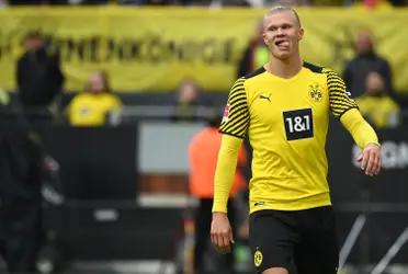 El delantero noruego tiene una cláusula que le liberaría del Borussia Dortmund a cambio de 75 millones de euros. Pero además, el club blaugrana, debería pagar 60 millones de euros como comisiones a Mino Raiola y al padre del futbolista.