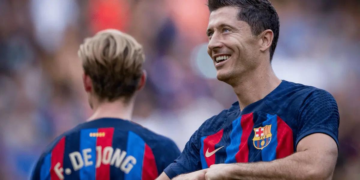 El delantero polacio aportó en el espectacular partido en Camp Nou, pero si el resto del equipo no ayuda, no se puede.