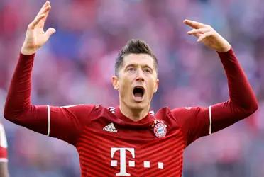 El delantero polaco está cerca de llegar al club blaugrana en esta próxima temporada, sin embargo, el club alemán no quiere dejarlo ir tan fácil. Por lo que obligaría al cuadro español a ejercer una clausula para llevárselo por menos de lo pensado.