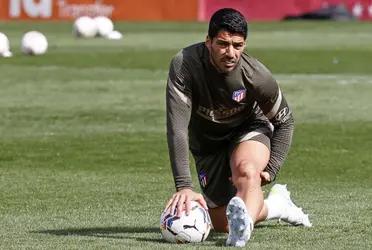 El delantero uruguayo, Luis Suárez, tiene que seguir rompiendo redes y por eso el Atlético de Madrid le tiene armada una rutina especial para seguir manteniendo en forma pensando en la próxima temporada 2021/2022.