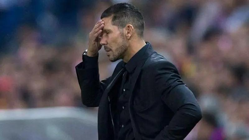 El DT argentino estaría muy enojado con el accionar del jugador colchonero.