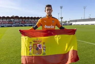 El DT del seleccionado español se mostró muy contento con la llegada del jugador de Valencia.