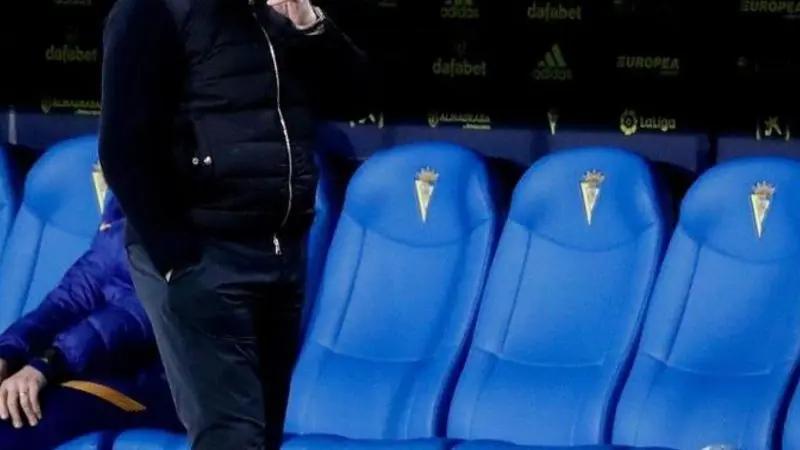 El DT holandés tomó una decisión que le haría perder al conjunto azulgrana una importante suma de dinero.