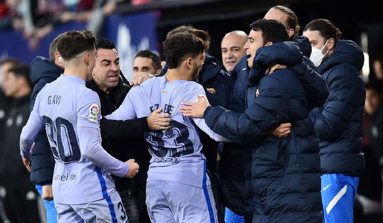 El encuentro ante Elche, y el nivel en alza de muchos de los juveniles que son parte de la alineación del Barcelona, envalentonó a Xavi Hernández al afirmar que esta generación que es mejor que la de muchos históricos que se consagraron en Cataluña y encendió el debate sobre si para que ello sea verdad, la UEFA Champions League no es una condición indispensable.