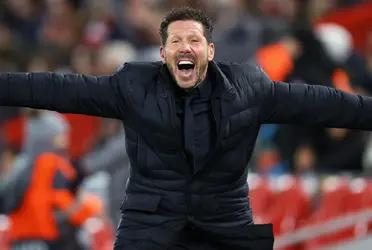 El entrenador argentino mantuvo concentrado a su equipo a lo largo de los 90 minutos.