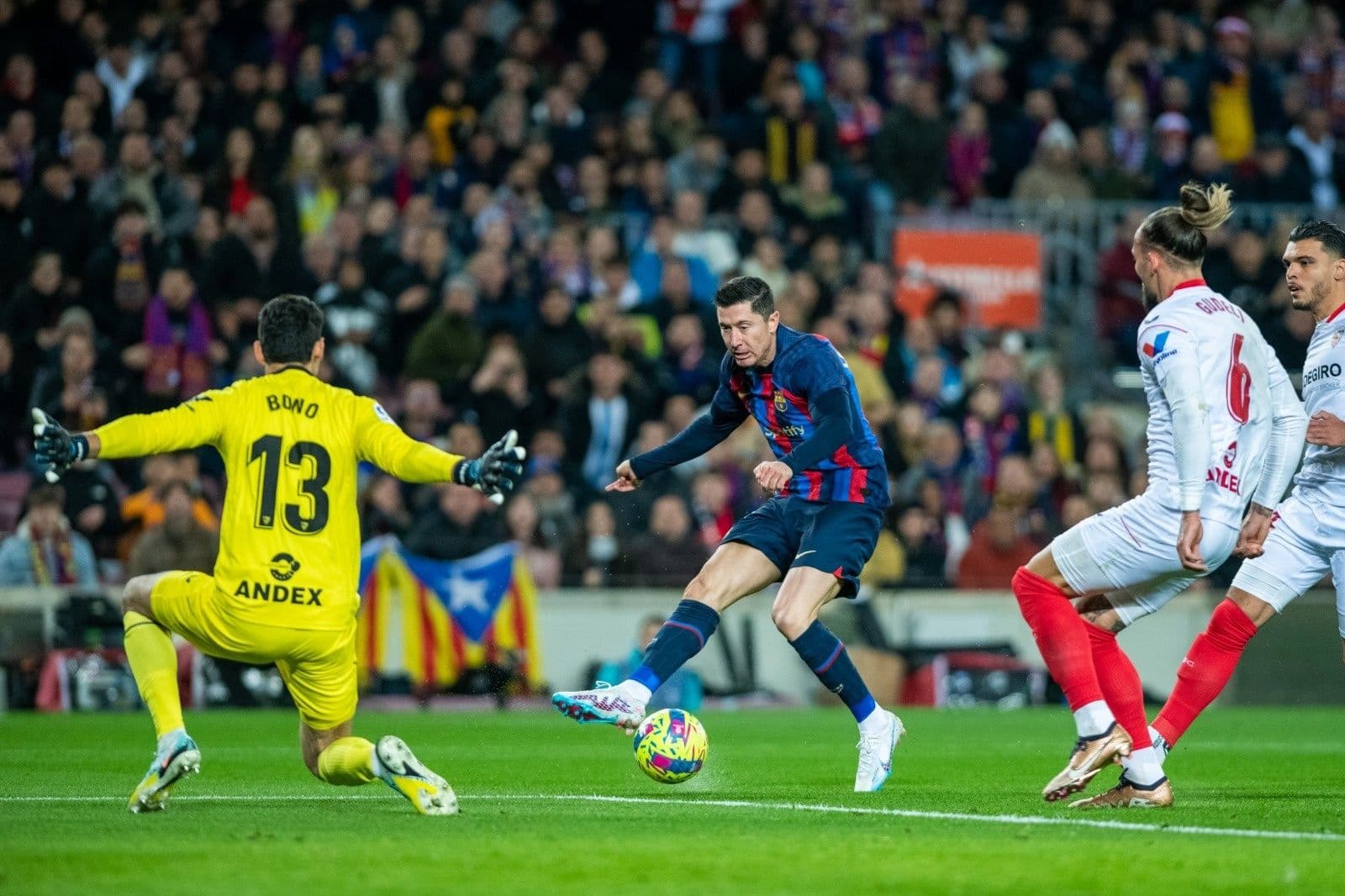 El entrenador argentino y una estrategia para sacar de quicio a los 'Culés'.
