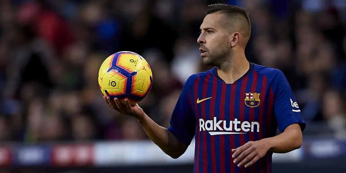 El entrenador del Barcelona está pidiendo variantes en el lateral izquierdo, disconforme por el momento que está pasando Jordi Alba. Los movimientos de mercado que se perciben, podrían provocar su salida de la institución.