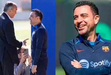 El entrenador español también acude a los rituales previos al partido.