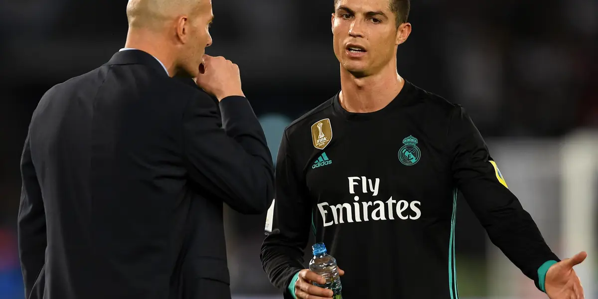 El entrenador francés podría llegar al equipo de su ex dirigido en el Real Madrid, pero antes habría puesto una serie de situaciones a mejorar. 