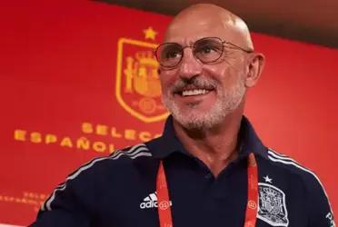 El entrenador hará su debut oficial al frente del banco español.