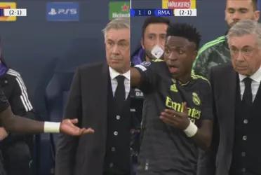 El entrenador italiano no encuentra respuestas en el primer tiempo.