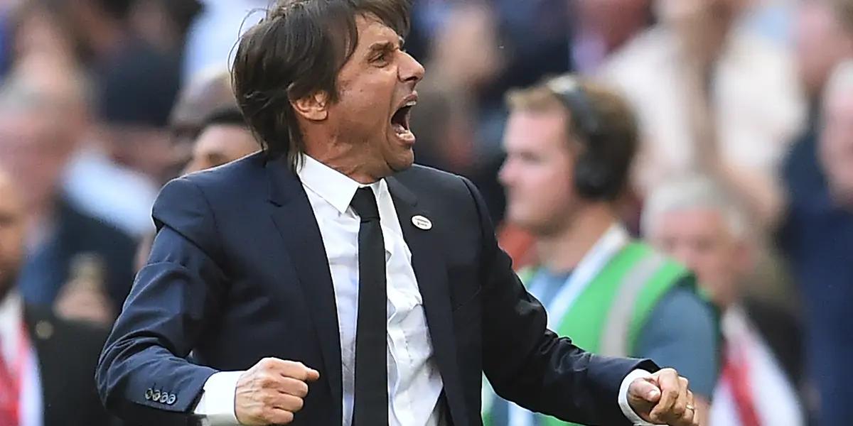 El entrenador italiano se encuentra sin equipo actualmente y suena como una de las posibilidades más fuertes para reemplazar a Solskjaer en el Manchester United, aunque solamente bajo un terminó concreto.