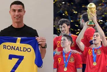 El equipo de Arabia Saudita anunció a CR7 y ahora quiere a dos emblemas del Barcelona y Real Madrid.