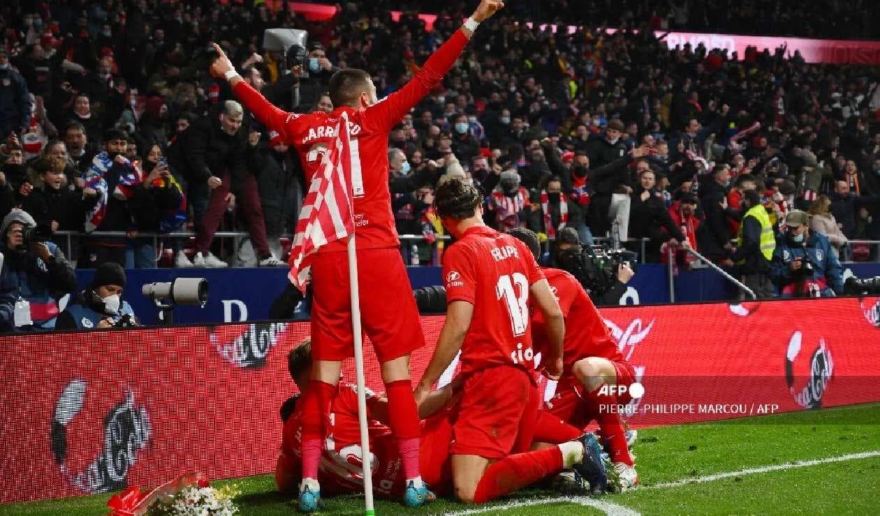 El equipo de Diego Pablo simeone logró lo imposible y pudo romper un maleficio de un siglo al poder revertir un resultado llegando al final del tiempo reglamentario cayendo parcialmente. Milagro