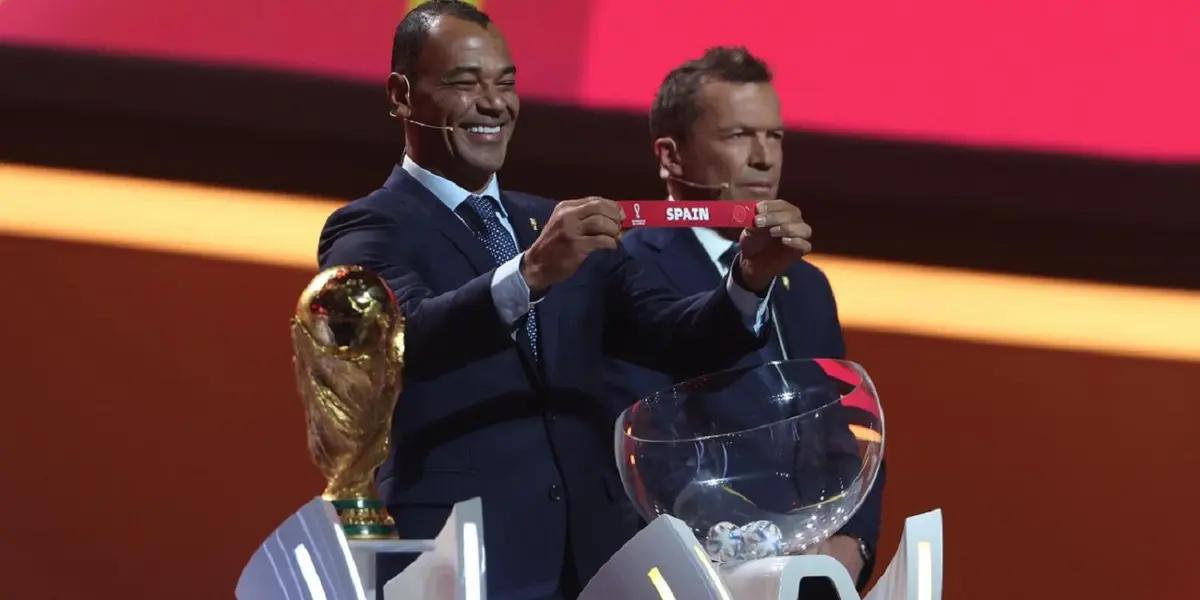 El equipo dirigido por Luis Enrique sabe quiés serán dos de los tres rivales de su grupo en la Copa del Mundo. Enfrentará a un Campeón del Mundo, al equipo asiático y les contamos quién será el cuarto integrante.