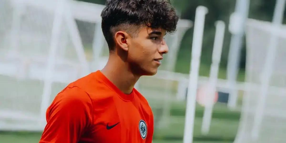 El equipo merengue merengue acaba de fichar a una de las máximas promesas del futbol español, proveniente del Eintracht de Franfurt, se espera mucho de él.