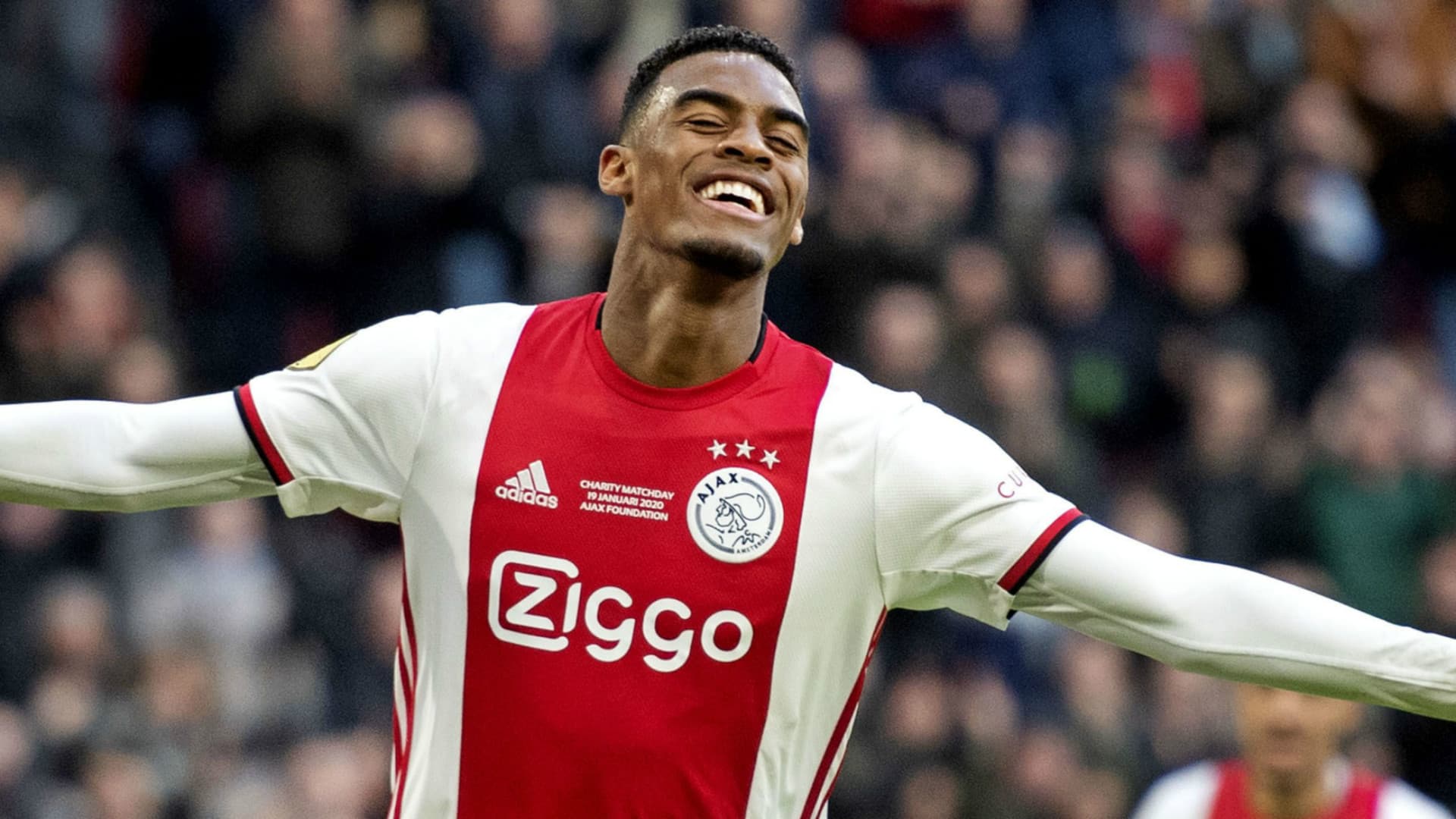 El equipo merengue quiere fichar a Ryan Gravenberch, centrocampista de 19 años que es una de las figuras del Ajax.