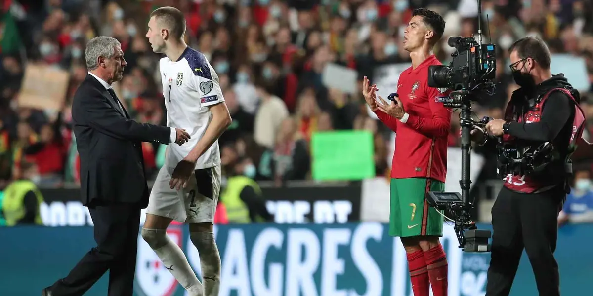 El equipo nacional portugués dejó ir un partido increíble ante Serbia, que consiguió su boleto al Mundial, y estalló la interna entre CR7 y el entrenador de Portugal. Una crisis que podría traer consecuencias.