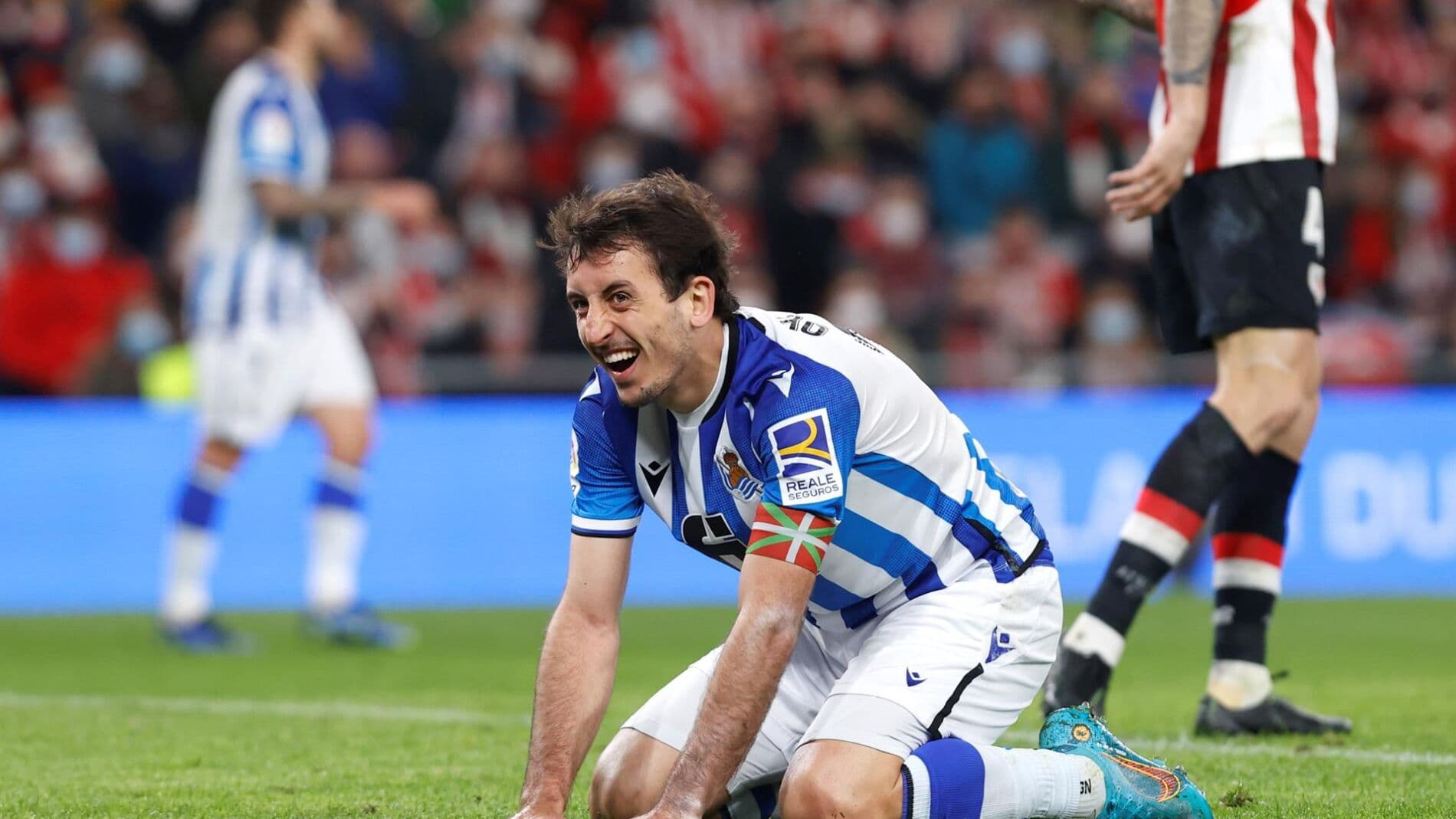 El equipo de San Sebastián necesita suplir a su máxima estrella y tiene entre ceja y ceja el mercado ruso. Más precisamente a Sebastian Szymanski y Remy Cabella, figuras de la Liga Premier de aquel país.