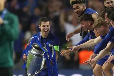 El equipo de San Sebastián se suma a la lista de pretendientes que tiene César Azpilicueta. Habida cuenta de que podría quedar libre en el próximo receso del Chelsea, Real Sociedad se suma al Barcelona en la búsqueda del defensa.