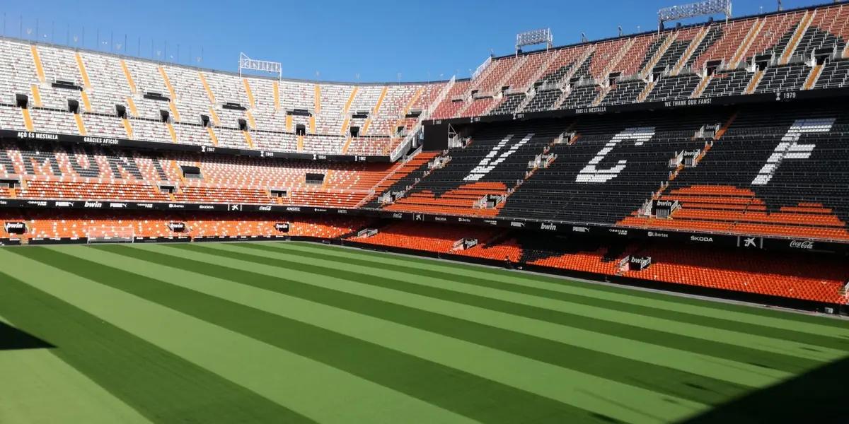 El equipo valenciano reformará su estadio para ampliar su aforo y así lograr que más aficionados puedan ir al estadio. El proyecto iniciaría en 2022 y finalizaría en dos años.