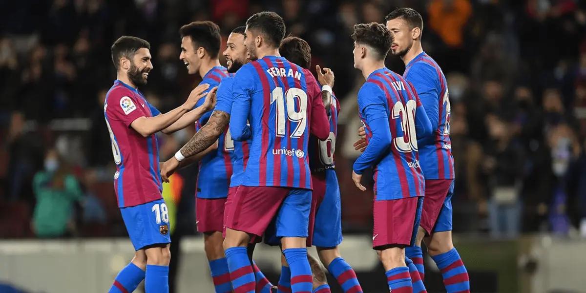 El equipo de Xavi Hernández podría sumar a un defensor top para acompañar a Ronald Araújo