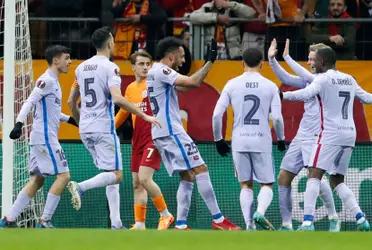 El equipo de Xavi Hernández utilizo la misma fórmula que ante Nápoli. Empate en casa y victoria de visitante. El Futbol Club Barcelona arribó a cuartos de final de la Europa League, mientras el sorteo le dictaminará el rival.