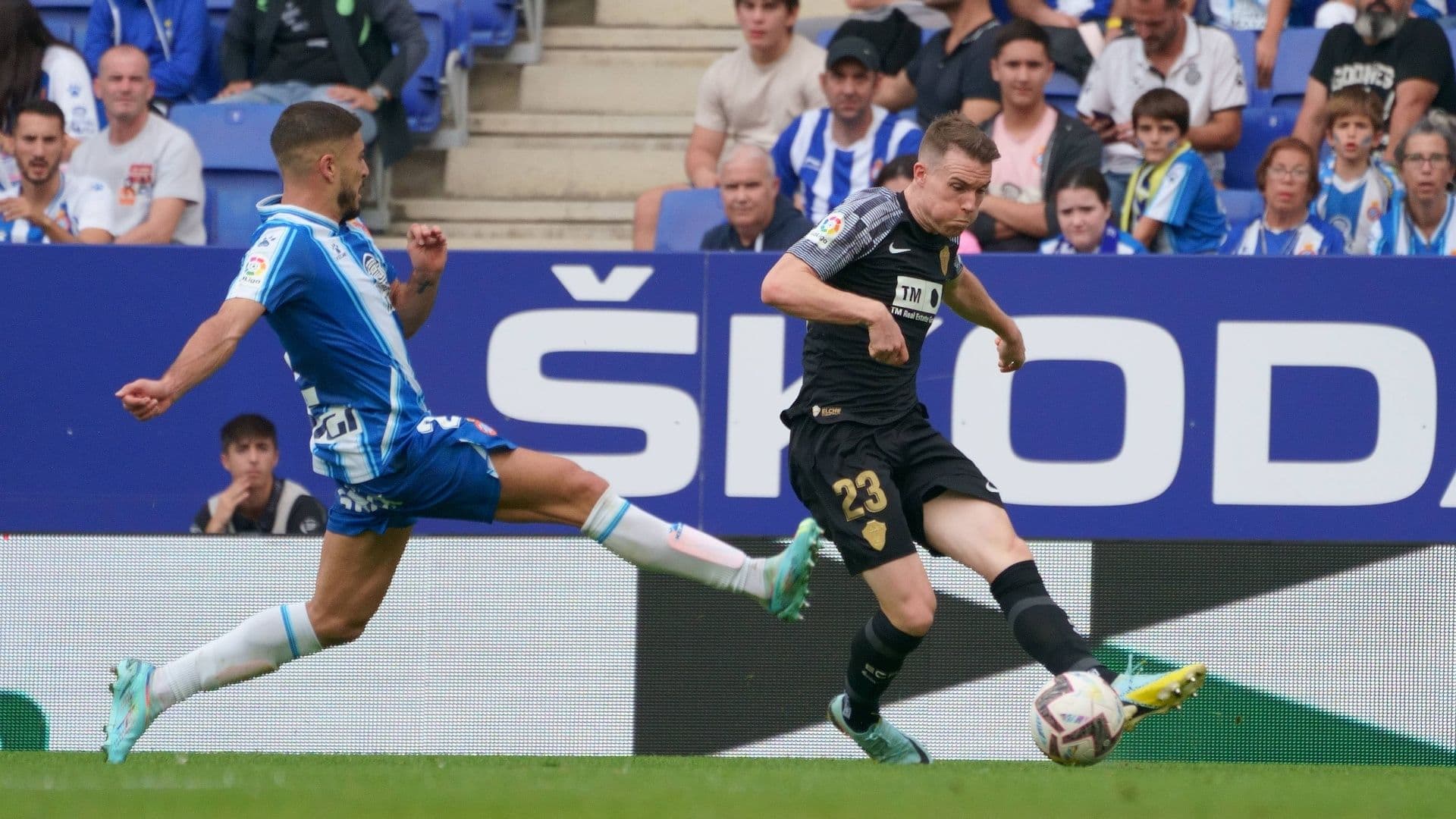 El Espanyol y el Elche empataron 2 a 2 por la jornada 11 de La Liga