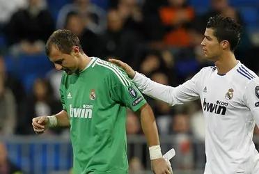 El ex arquero de Liverpool y Real Madrid cargó contra Messi, CR7 y Casillas en su nueva autobiografía.