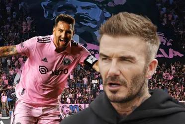 El exfutbolista inglés a punto de ser superado por el astro argentino.