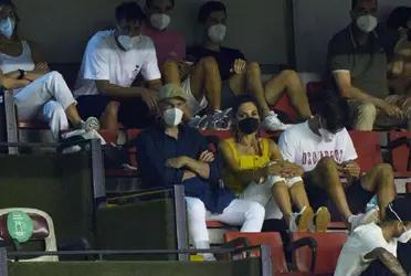El extrenador de la Casa Blanca estuvo presente en el encuentro que disputó el equipo merengue ante Rayo Vallecano. Razones de una presencia curiosa.