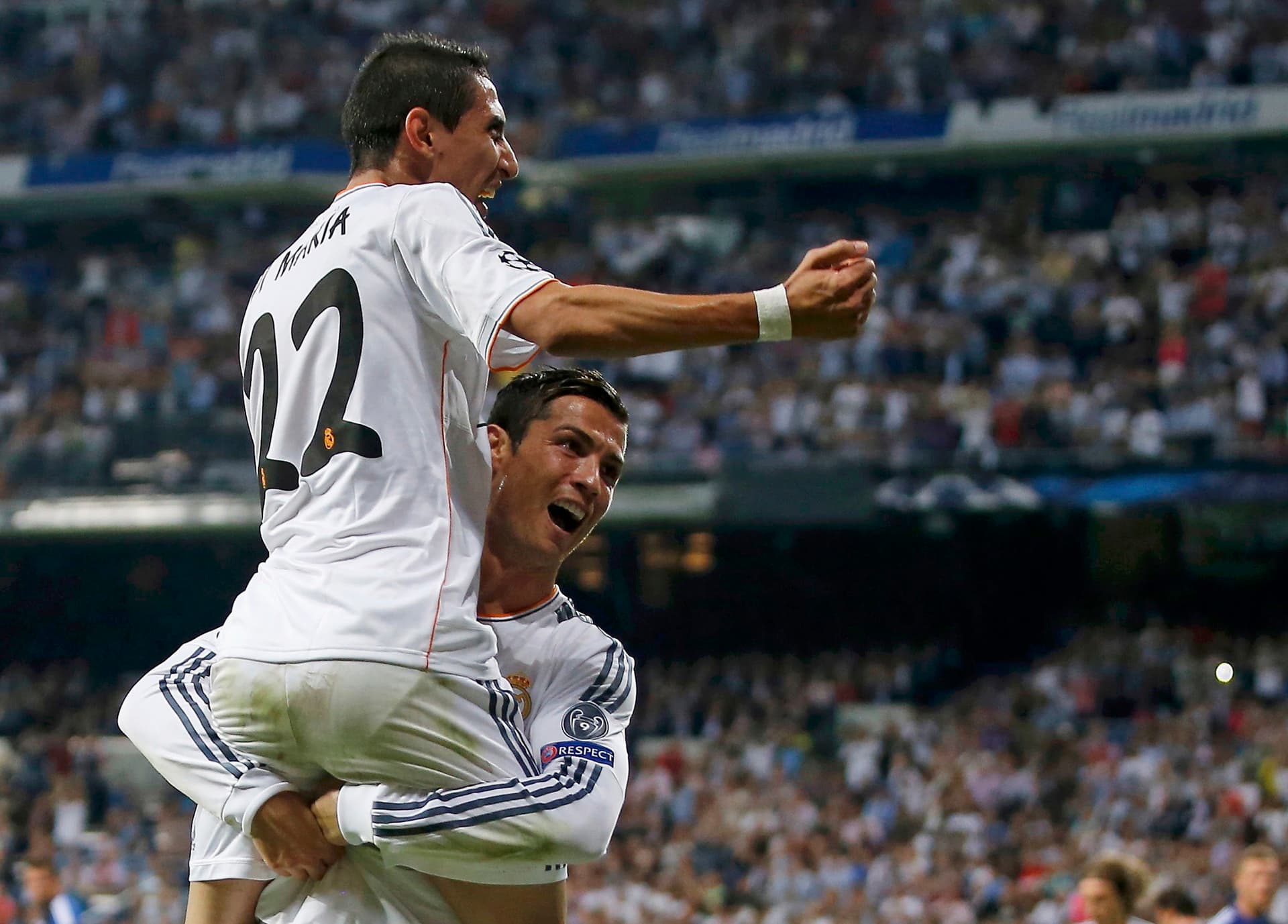 El fideo Di María empezó ayudando a su padre y trabajar en una carbonería y terminó destacando en el fútbol europeo.