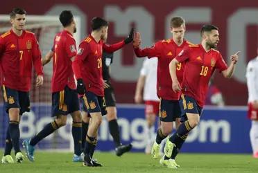 El flojo presente que vive FC Barcelona no se condice con lo que amerita su historia, por esa razón Laporta piensa en una figura de la Selección de Fútbol de España para revertirlo.