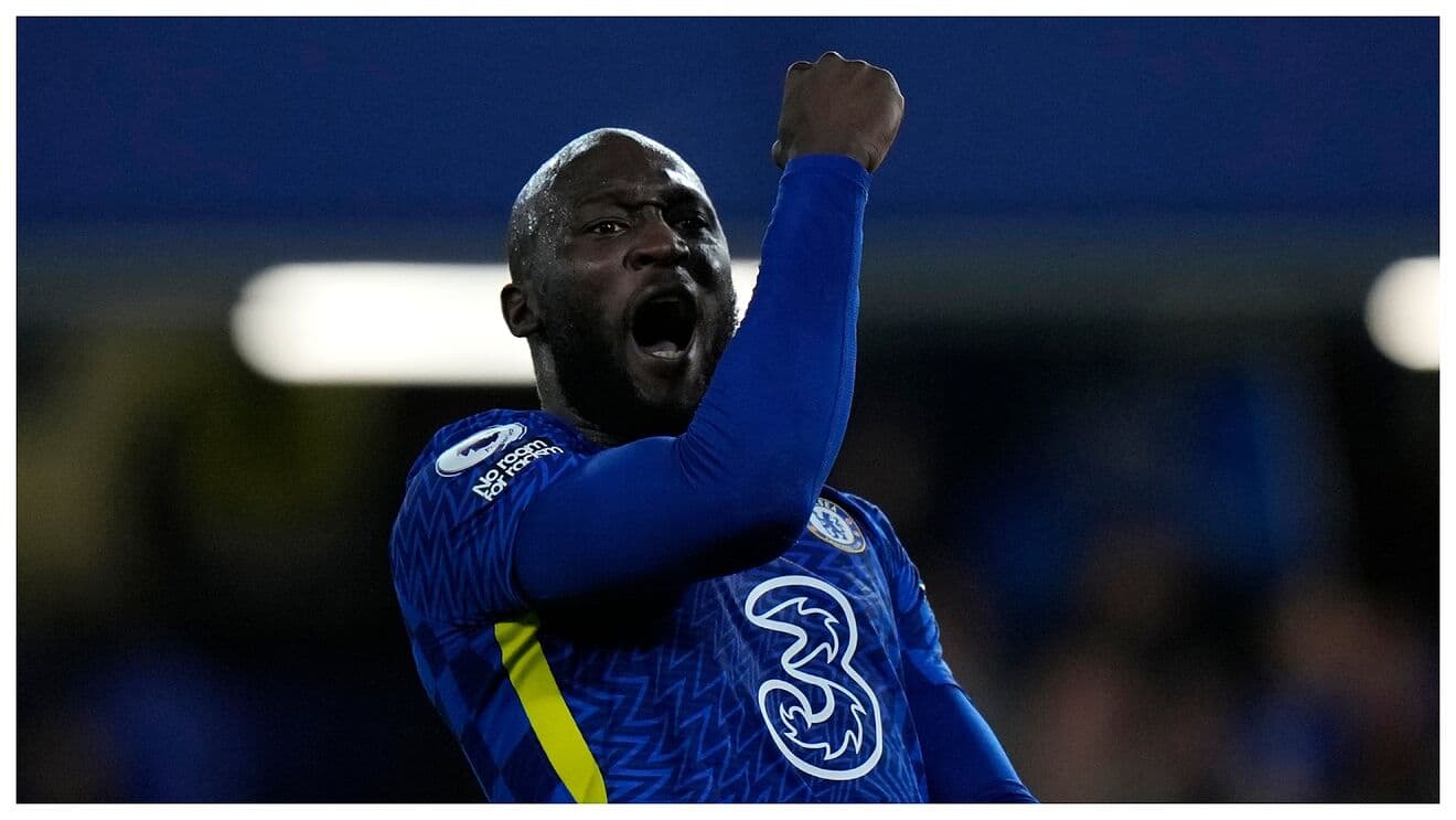El Futbol Club Barcelona busca goles y quiere encontrarlos en Romelu Lukakum ekl actual delantero del Chelsea y quien tiene sed de revancha. No será nada sencilla su gestión y explicamos el porqué.