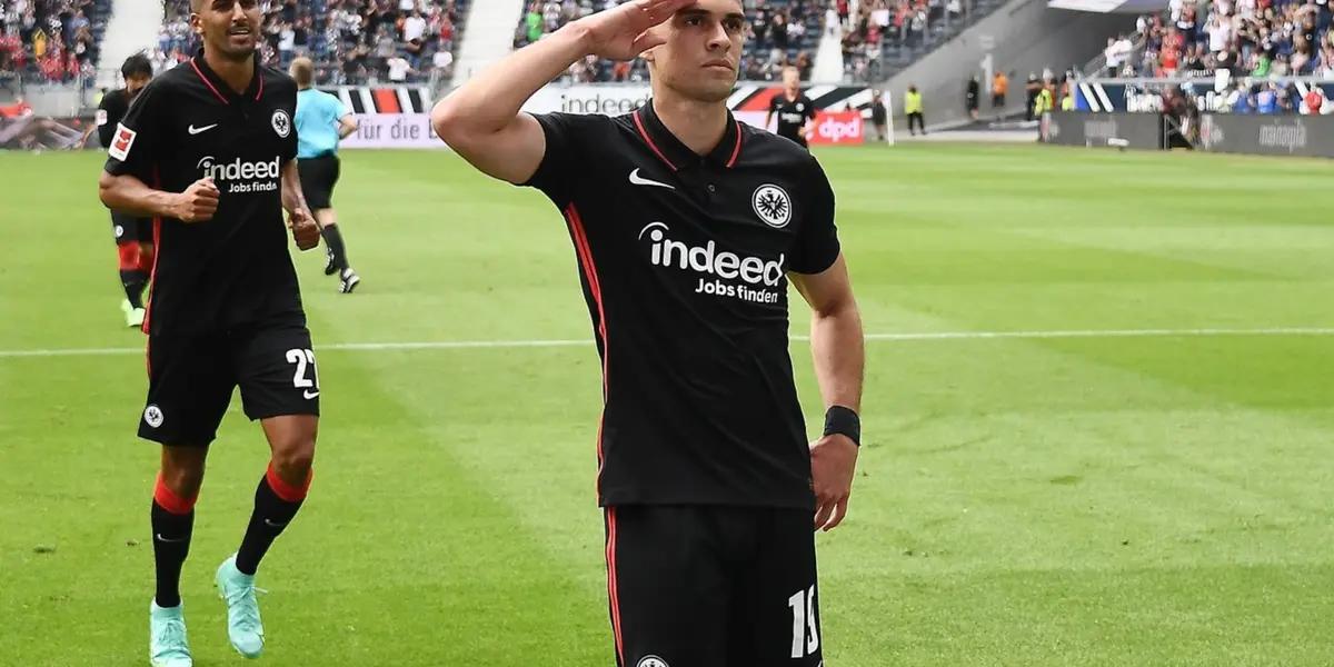 El Fútbol Club Barcelona deberá enfrentar al Eintracht Fráncfort de la Bundesliga por los Cuartos de Final de la UEFA Europa League. El equipo culé deberá cuidarse especialmente de Rafael Santos Borré la gran figura del equipo alemán valuada en 30 millones de euros.